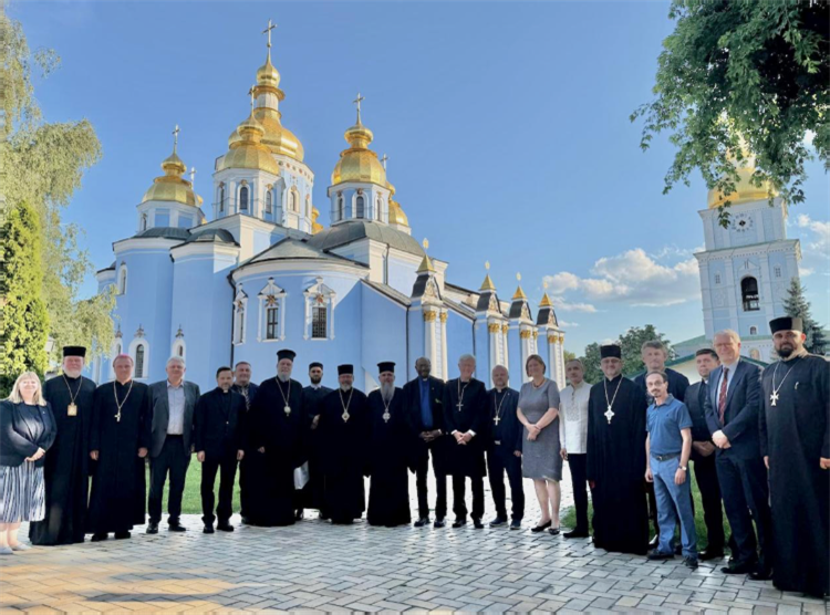 WCC delegation makes solidarity visit to Ukraine